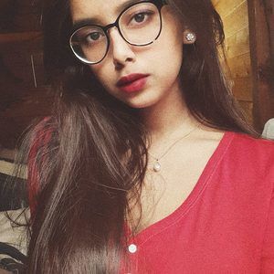 Meet your Posher, Labiba